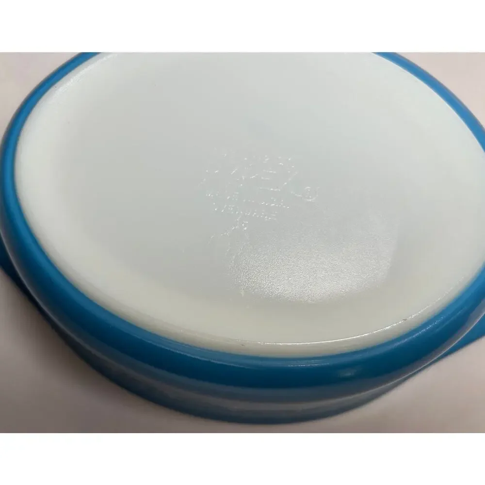 Vintage Pyrex Blue Garland Snowflake casserole dish with lid 1.5 qt